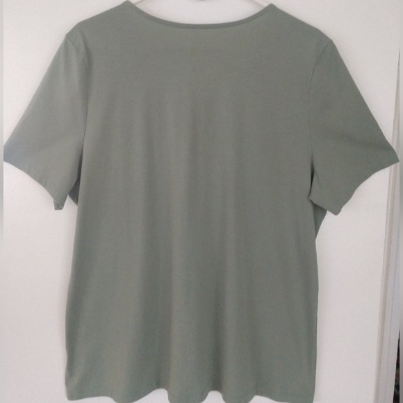Coral Bay 1X Sage Tunic Style Tee - Picture 3 of 6